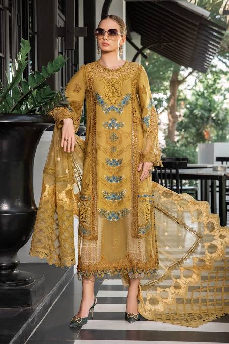 Maria.B Luxury Lawn D6